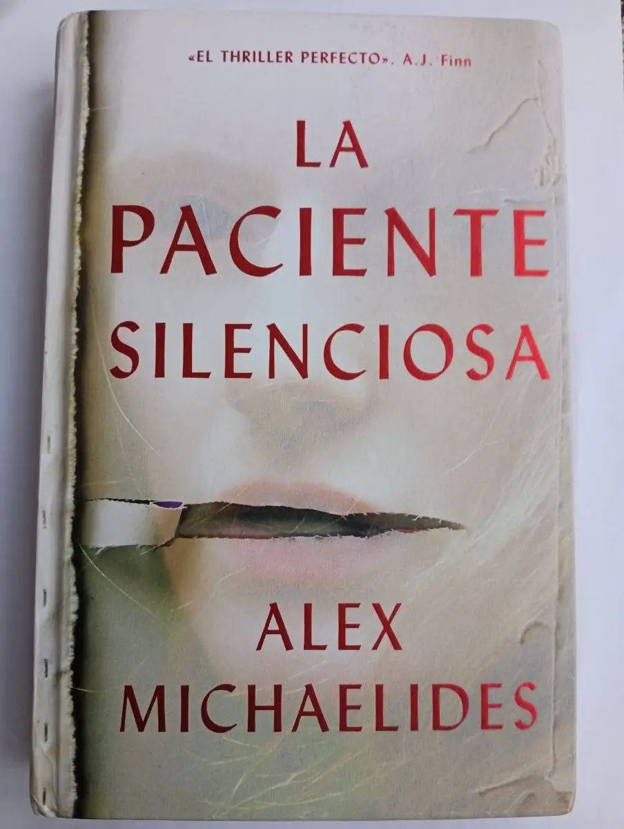 Lote de 3 libros: La paciente silenciosa, El brillo de las luciérnagas y más