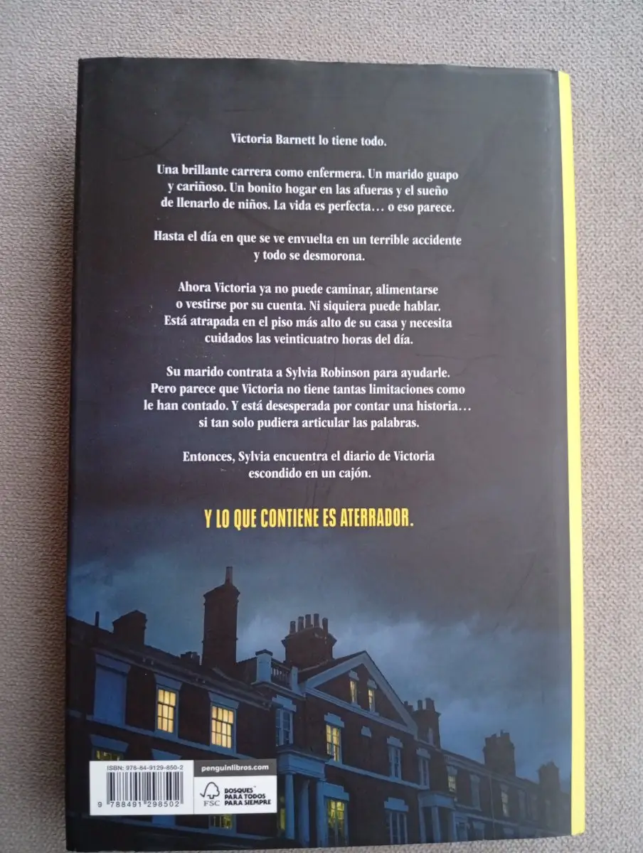 Lote de 2 libros de Freida McFadden